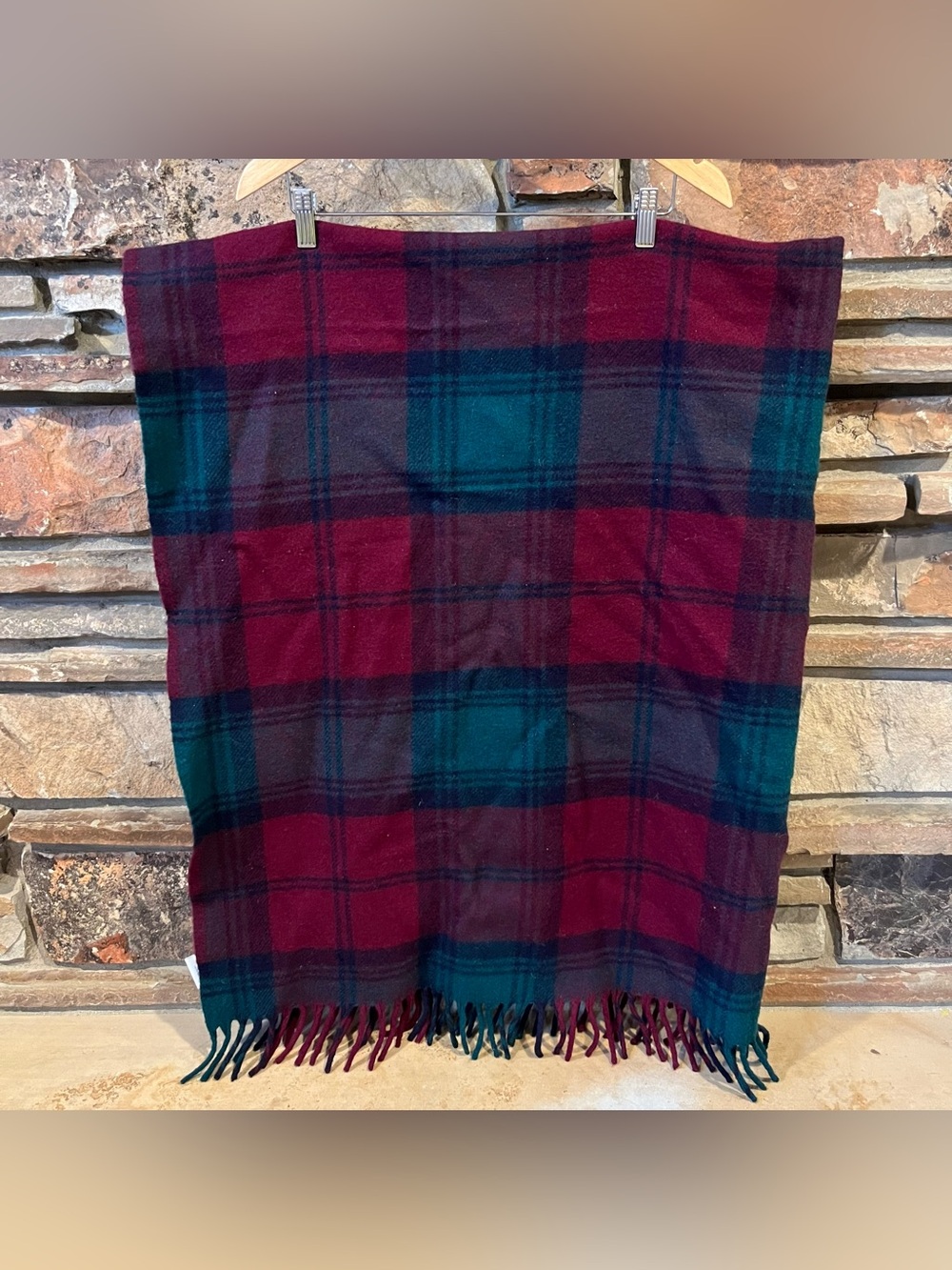 Vintage Coming Home Plaid Fringe Wool-Blend Throw in Classic Red and Green